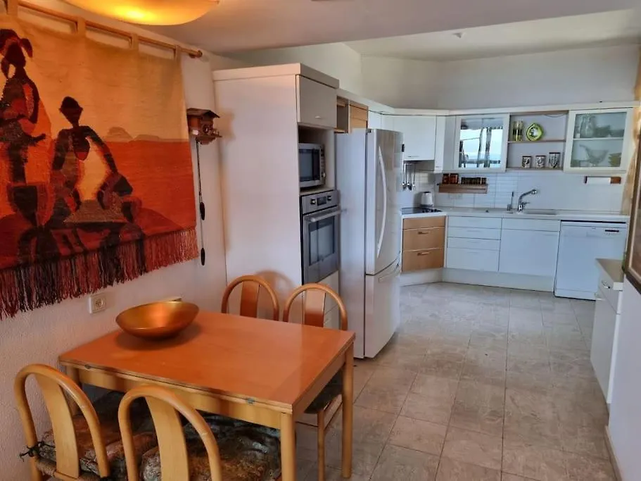 The Most Beautiful Apartment With Wonderful View 하이파 0*,  이스라엘